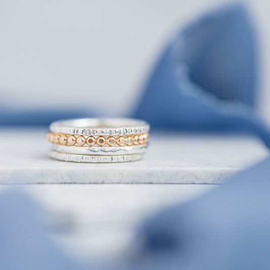 Textured stacking rings